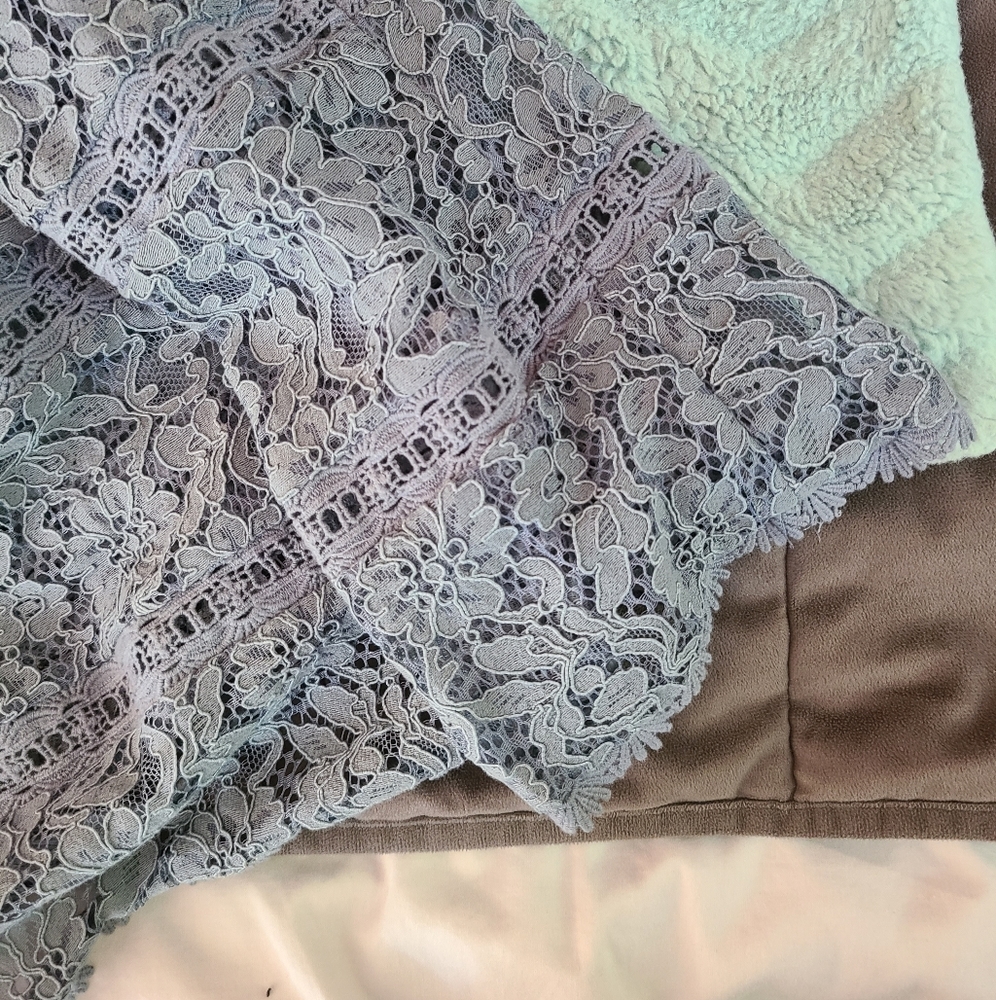 Lace Dress - Picture 2 of 4